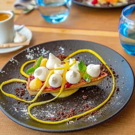 Western La Marina Сен-Рафаэль