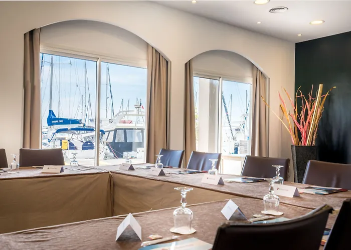 Otel Western La Marina