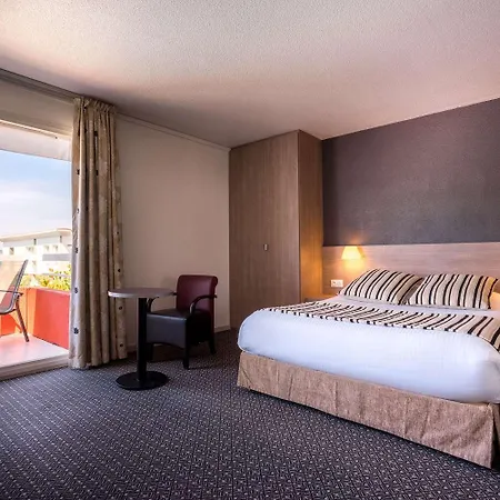 Western La Marina 4*