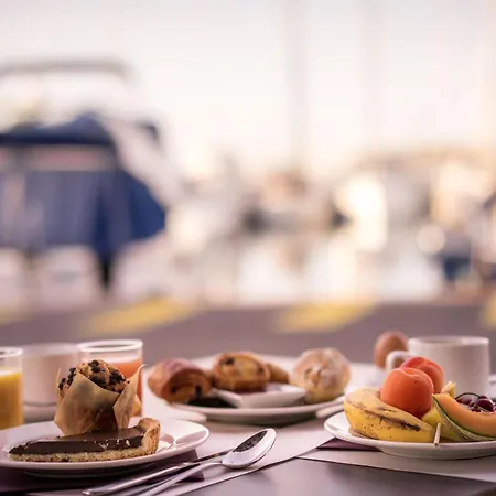 ホテル Western La Marina 4*