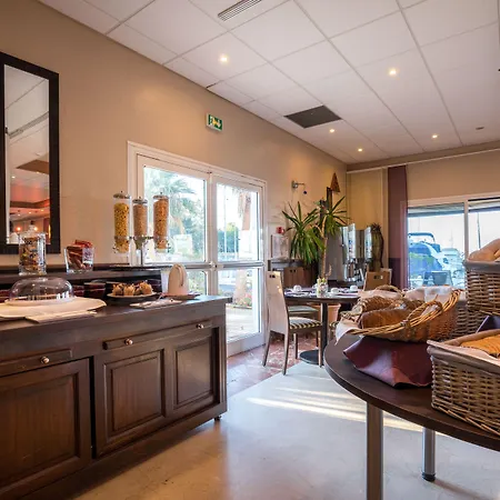 Готель Western La Marina 4*