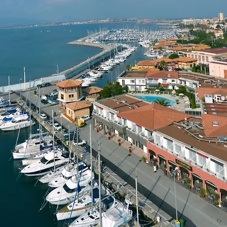 Western La Marina מלון