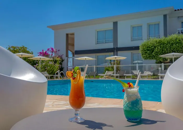 Western La Marina Готель 4*