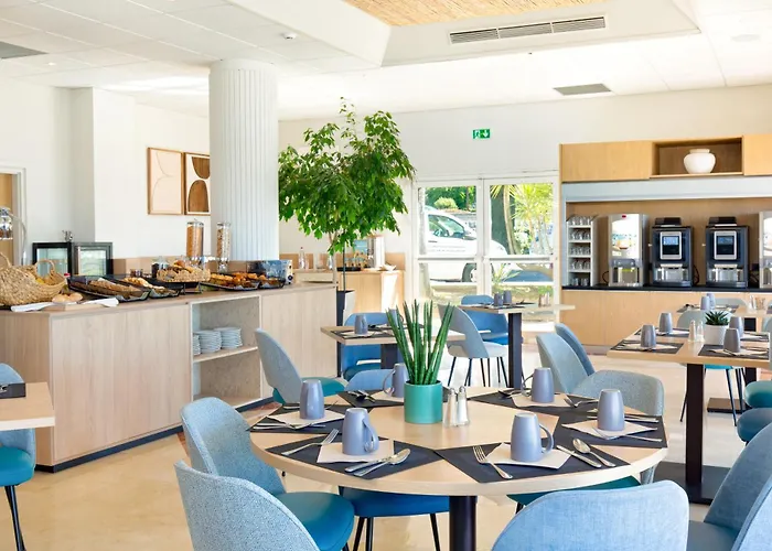 Western La Marina 4*