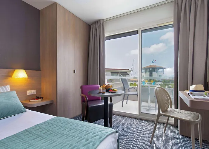 Western La Marina Saint-Raphaël