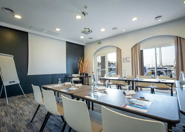 Готель Western La Marina Сен-Рафаель